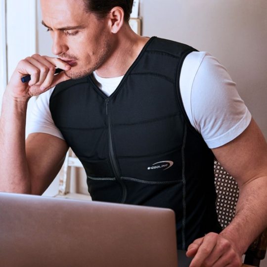 Vest with individual cooling solutions to prevent exhaustion and heat stress E.cooline